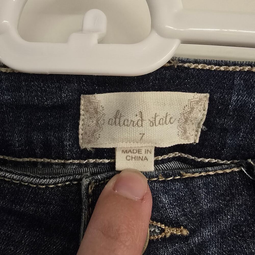 NEW NWT Women's Altar'd State Distressed Crop Skinny Jeans Fray Ankles | Size 7 - Picture 10 of 11